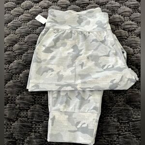 GapFit Gray Camo Joggers